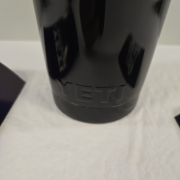 Yeti Rambler 30 oz Stainless Steel Tumbler Black Portable Mugs - Picture 2 of 8